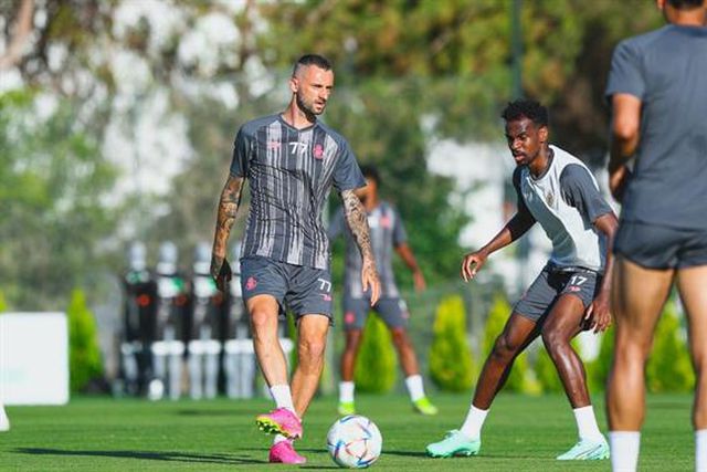 Mais um craque para Luís Castro no Algarve!