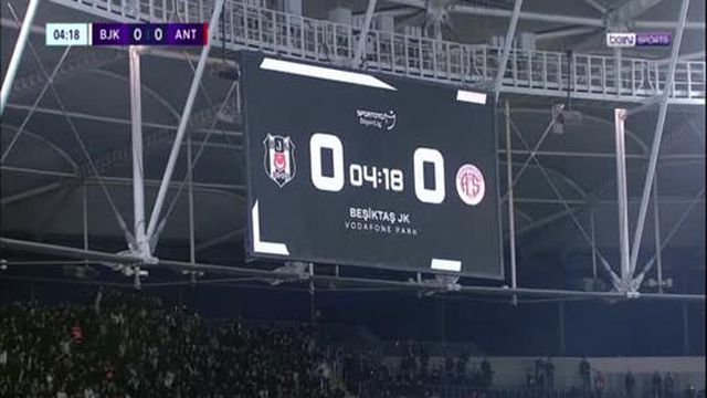 De ir às lágrimas: o gesto dos adeptos do Besiktas para as crianças desfavorecidas após os sismos