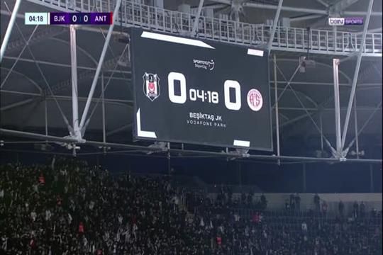 De ir às lágrimas: o gesto dos adeptos do Besiktas para as crianças desfavorecidas após os sismos