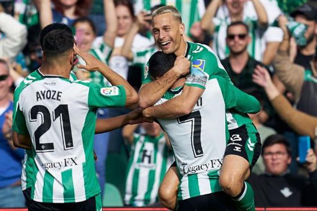 William Carvalho na vitória do Bétis frente ao Valladolid