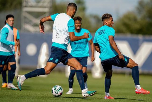 Internacionais estão a chegar