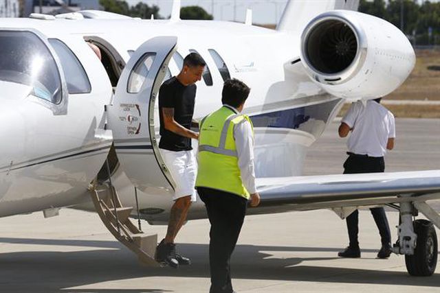 O 'filme' da chegada de Di María (vídeo)