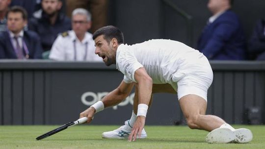 Wimbledon: A multa de Djokovic por ter partido a raquete em fúria