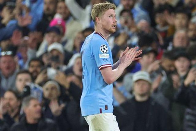 De Bruyne falha início de época