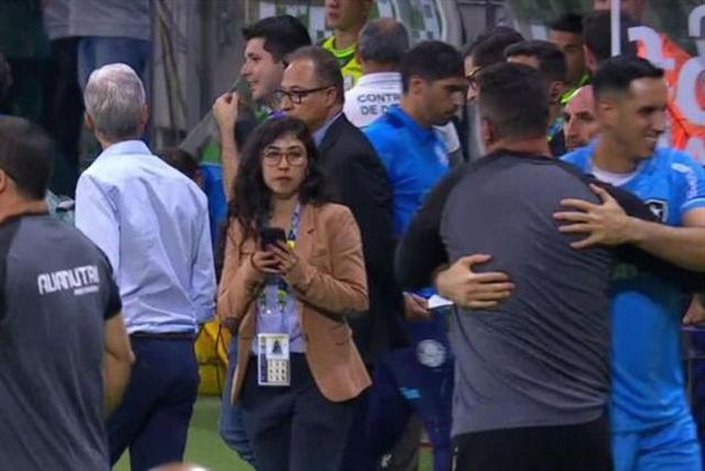 Abel perde e não cumprimenta Luís Castro (vídeo)