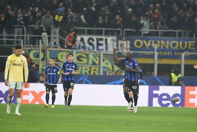 FC Porto derrotado pelo Inter após expulsão de Otávio (veja o golo)