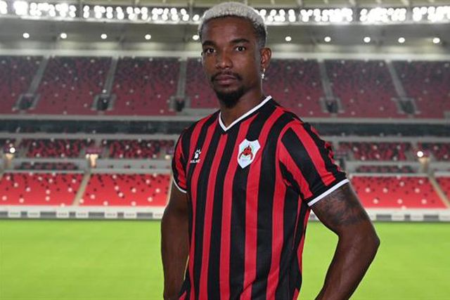 Oficial: Médio brasileiro deixa o Lyon e é reforço para Leonardo Jardim