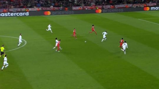 Cancelo assistiu Gnabry para o segundo golo do Bayern (vídeo)