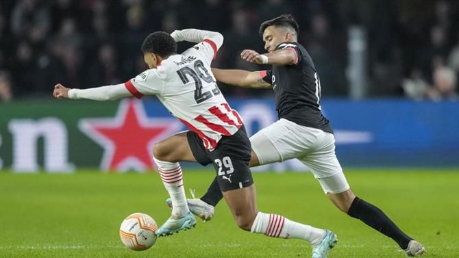 Sevilha segue em frente, apesar da vitória do PSV (com golo de Fábio Silva)