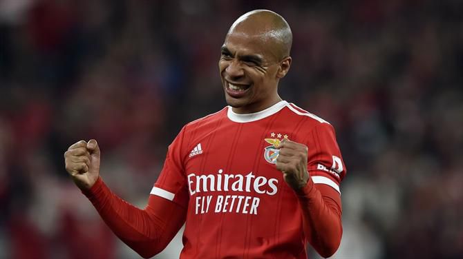 João Mário faz o quarto para o Benfica de penálti (vídeo)