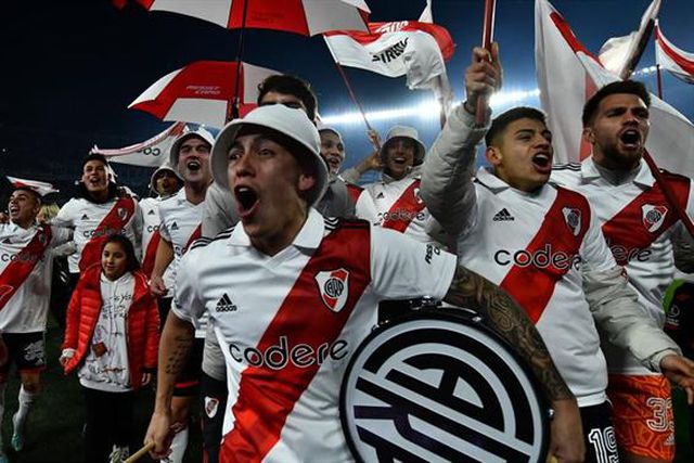 River Plate é campeão e ex-Benfica teve a ovação da noite! (vídeos)