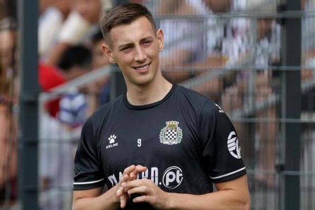 Avançado Bozenik pode continuar