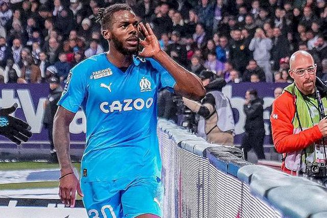 Nuno Tavares na lista de dispensas do Arsenal