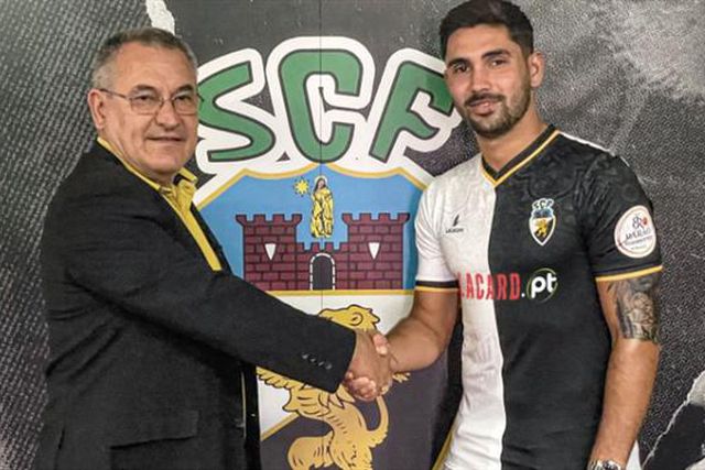 Avançado Rui Costa renova contrato