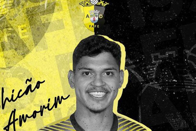 Oficial: Médio continua no Minho, mas troca Famalicão por Fafe