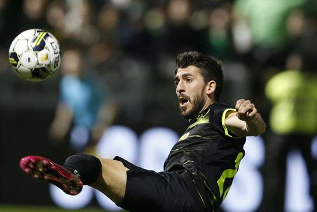 Paulinho saltou do banco para encontrar caminho do golo (vídeo)