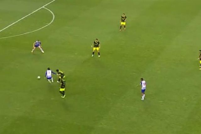 Estreia a marcar de Veron anulada pelo VAR (vídeo)