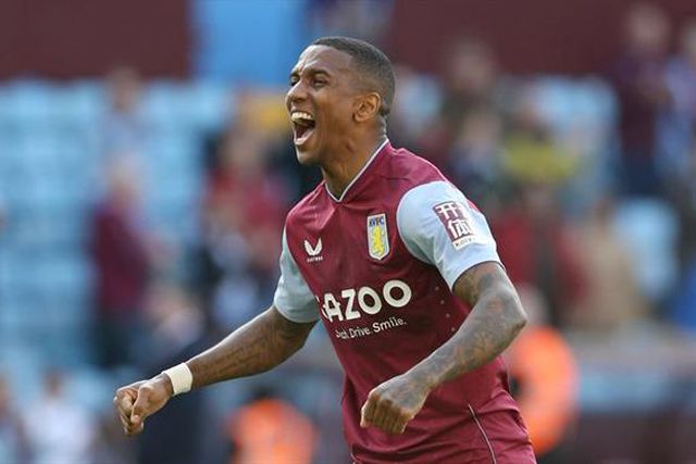 Ashley Young muda de clube aos 38 anos!