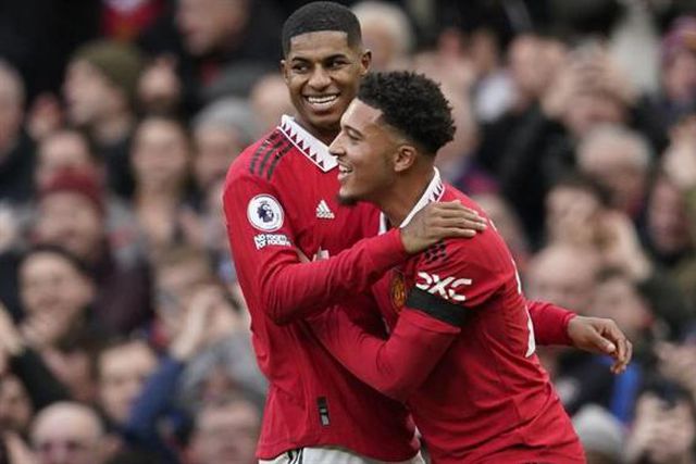 Dois golos em quatro minutos e Manchester United chega ao 3-0 (vídeos)