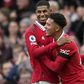Dois golos em quatro minutos e Manchester United chega ao 3-0 (vídeos)