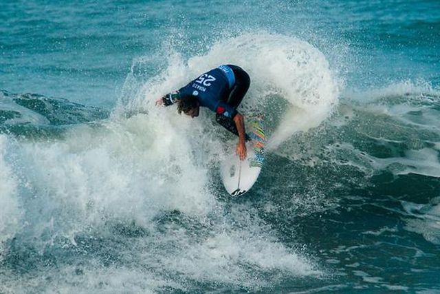 Arranque do MEO Rip Curl Pro em Peniche novamente adiado