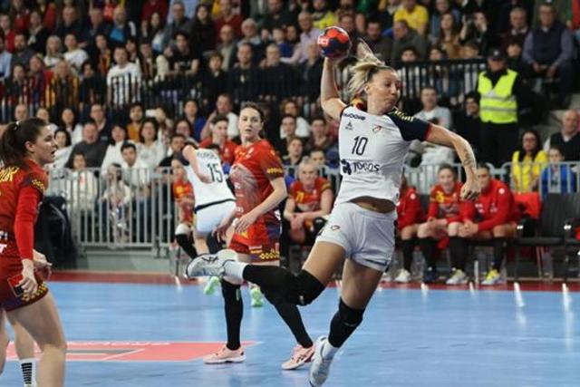 Portugal bate Roménia e vence grupo B do Europe Championship