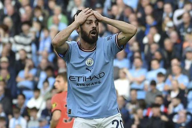 Guardiola deixa Bernardo Silva no banco