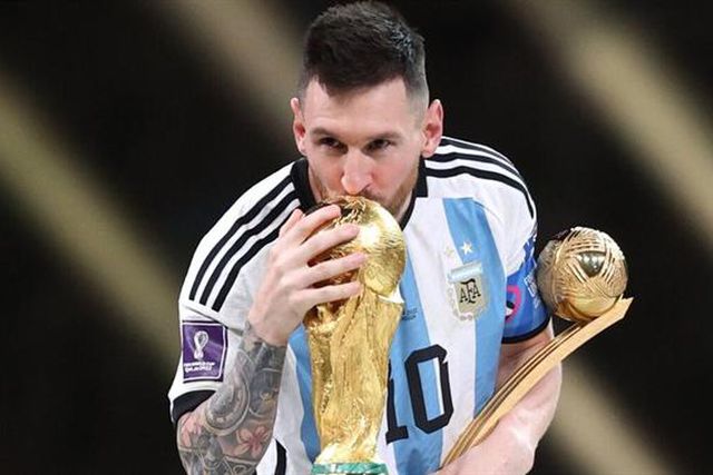 «Se Messi tivesse a ética de trabalho de Cristiano Ronaldo, teria 15 Bolas de Ouro»