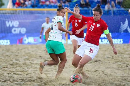 Bronze no futebol de praia feminino