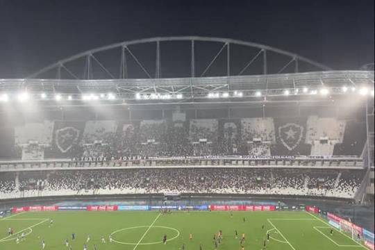 Luís Castro vaiado por adeptos do Botafogo antes do jogo da Taça Libertadores com o Magallanes