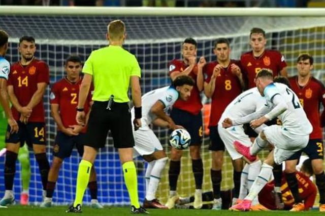 Abel Ruiz falha penálti aos 90+9' e Inglaterra sagra-se campeã da Europa