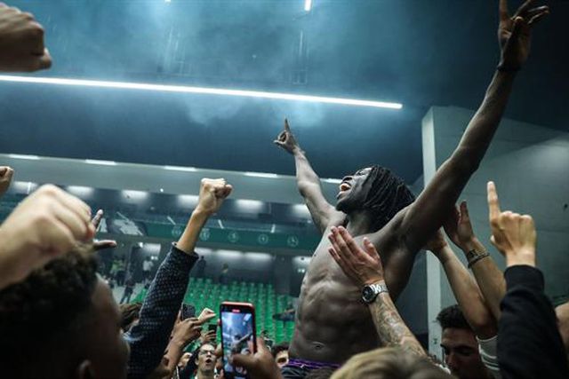 Festa do título leonino continuou no pavilhão João Rocha (vídeo)