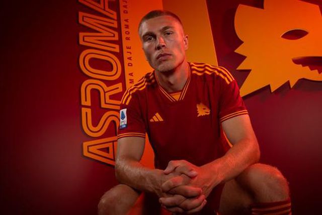 Oficial: Mourinho tem lateral cedido pelo Leeds (vídeo)