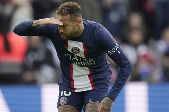 Neymar falha Marselha, mas aponta a Munique