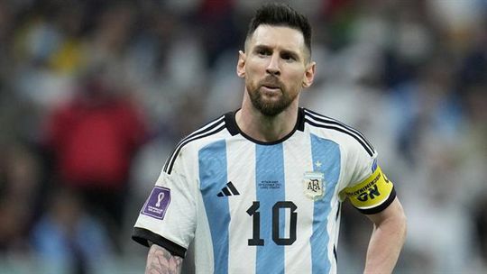 «Messi ou Maradona? O Leo é protegido pelos árbitros…»