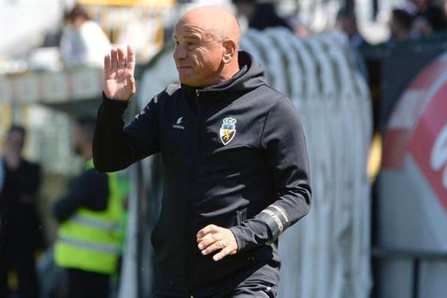 Ensaio com a Roma em aberto