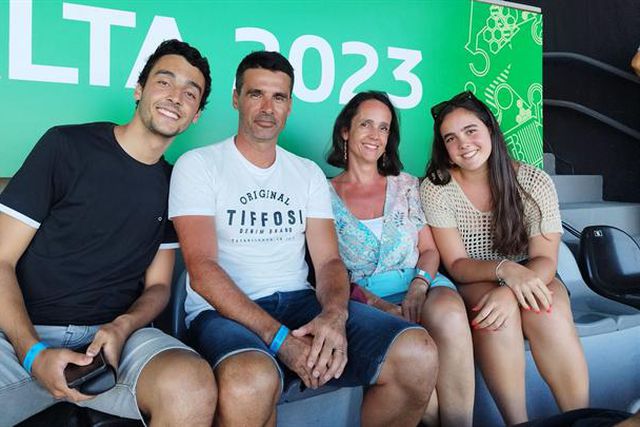 Nélson Veríssimo a ver Portugal (e jogadores da equipa B) no Europeu sub-19