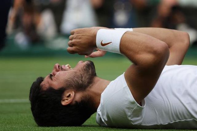 O momento em que Alcaraz vence Wimbledon! (vídeo)