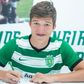 Diogo Martins assina contrato profissional