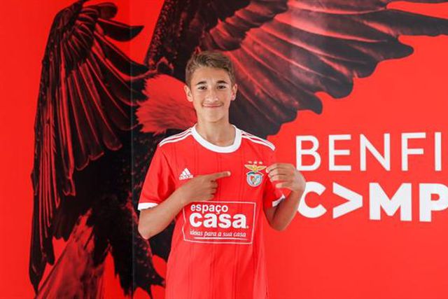 Incrível: João Neves já é referência para os miúdos da formação!