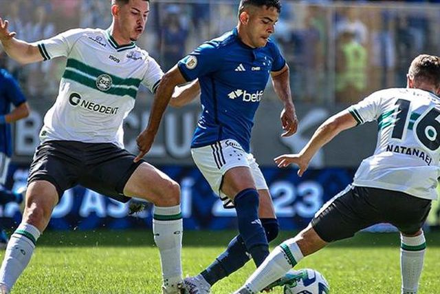 Pepa e Cruzeiro cedem empate no Mineirão
