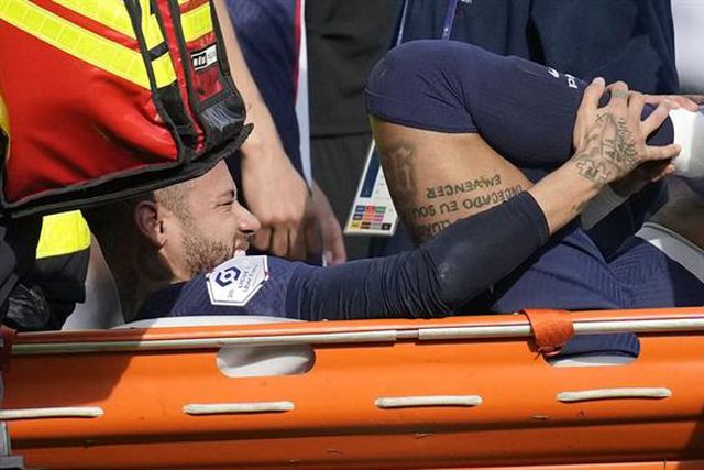 Fim da época para Neymar