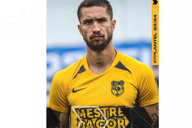 Oficial: Dmytro Lytvyn continuará 'de olho' nos avançados contrários