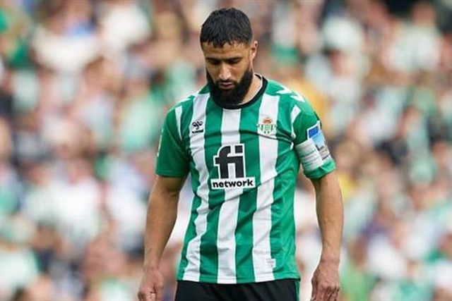 Médio do Bétis sofre lesão grave no joelho e não joga mais esta época