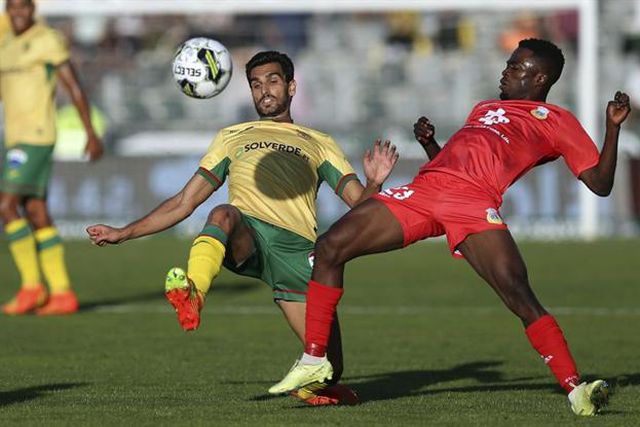 Rui Pires segue para Singapura