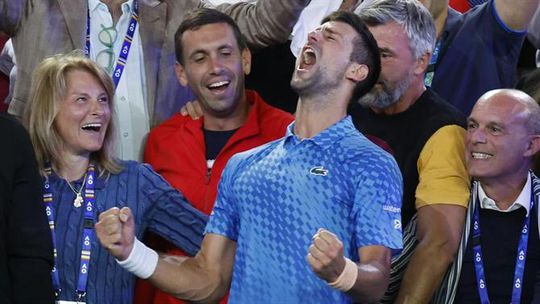 Djokovic bate recorde no topo