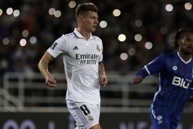 Kroos irritado com... o equipamento: «É uma grande m…»