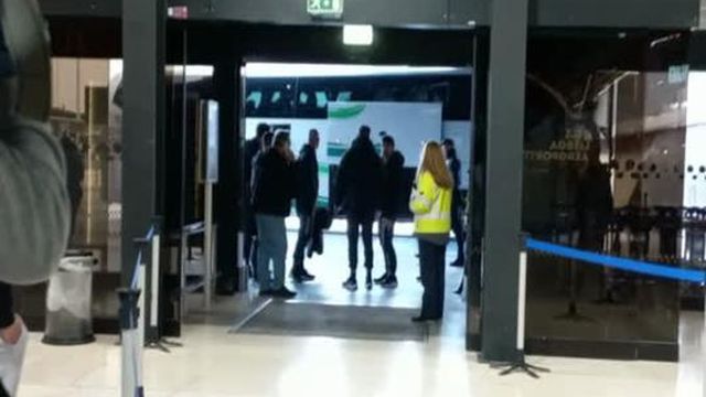 Veja a partida dos leões para o norte (com uma novidade nos convocados)