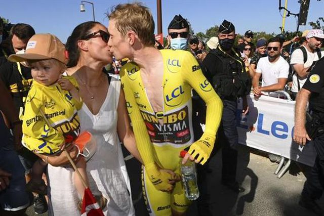 Vingegaard: «Ninguém me pode tirar isto!»