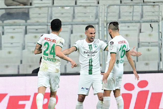 Oficial: Novo reforço no ataque